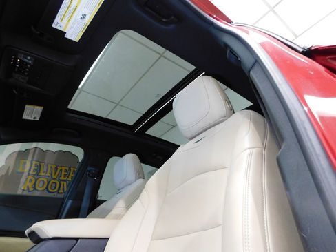 Used 2024 Cadillac XT4 Luxury w/ Cold Weather Package image 41