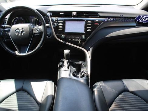 Used 2019 Toyota Camry SE w/ Convenience Package FWD image 15