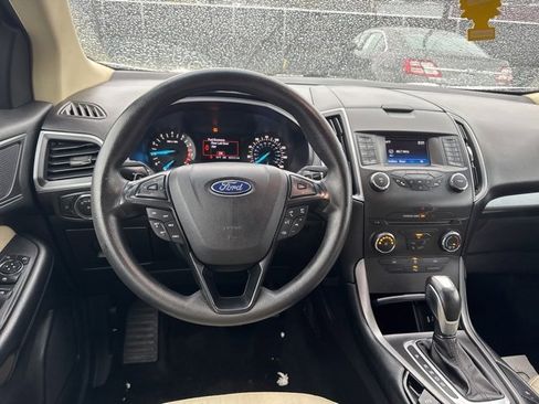 Used 2016 Ford Edge SE image 13