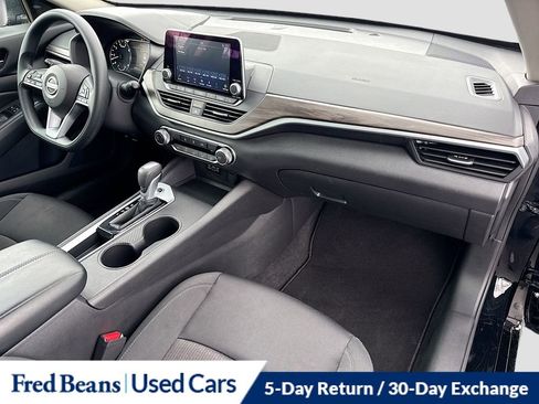 Used 2025 Nissan Altima 2.5 SV FWD image 29