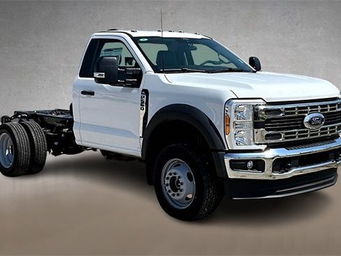 New 2025 Ford F550 4x4 Regular Cab Super Duty w/ XL Chrome Package image 2