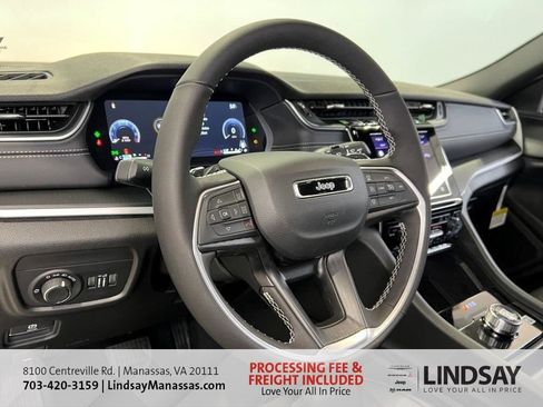 New 2025 Jeep Grand Cherokee Altitude AWD/4WD image 25