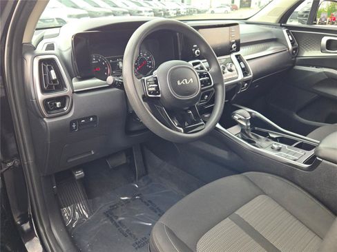 Used 2022 Kia Sorento LX AWD/4WD image 28