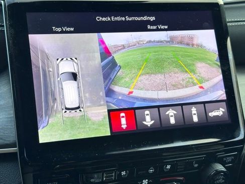 Used 2023 Jeep Grand Cherokee Limited w/ Luxury Tech Group II image 15