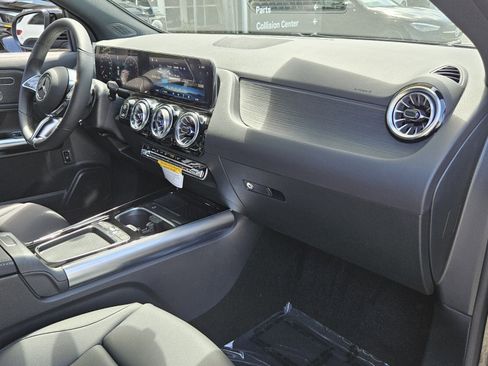 New 2025 Mercedes-Benz GLA 250 image 17
