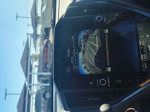 Used 2025 Subaru Crosstrek 2.5i Limited w/ Crosstrek Mirror Package image 27