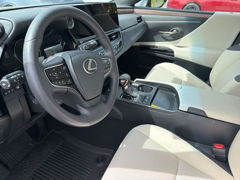 Used 2024 Lexus ES 300h w/ Premium Package image 6