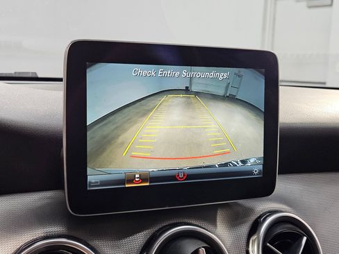 Used 2018 Mercedes-Benz GLA 250 image 31