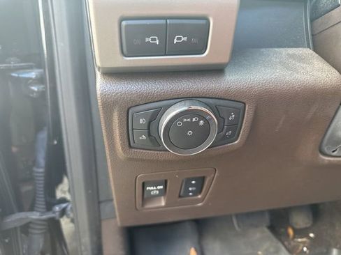 Used 2018 Ford F150 King Ranch w/ Equipment Group 601A Luxury image 19