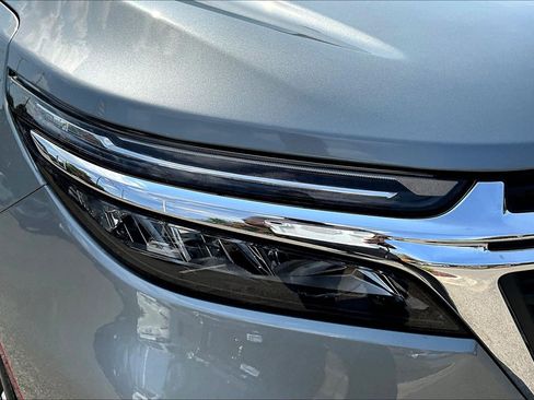 Used 2024 Chevrolet Equinox LT AWD/4WD image 30