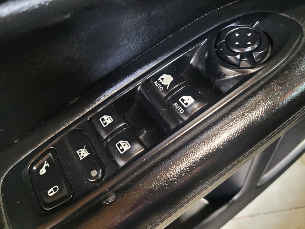 Used 2018 Jeep Compass Latitude w/ Popular Equipment Group FWD image 27