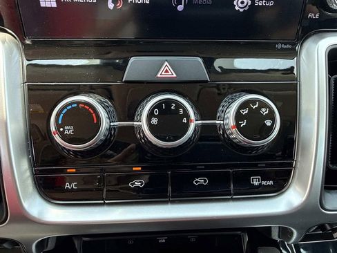 Used 2021 Kia Sorento LX FWD image 30