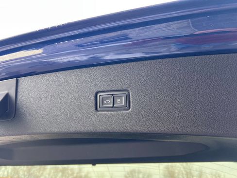 Used 2019 Audi Q8 Prestige image 27