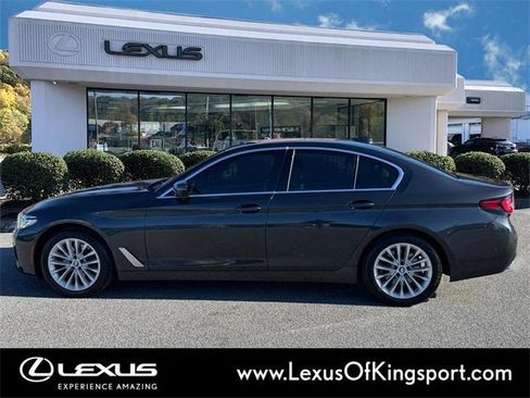 Used 2021 BMW 530i xDrive w/ Premium Package image 2