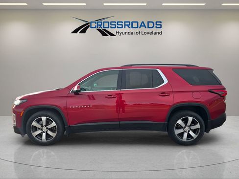 Used 2023 Chevrolet Traverse LT w/ LT Premium Package image 2