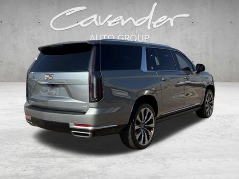 Used 2026 Cadillac Escalade ESV Luxury w/ Touring Package AWD/4WD image 16