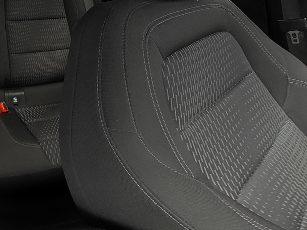 Certified 2025 Chevrolet Equinox LT w/ Safety and Technology Package FWD image 14