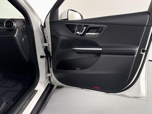Used 2026 Mercedes-Benz GLC 300 image 24
