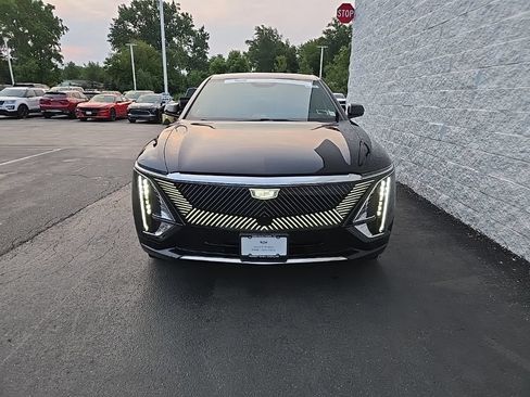 Certified 2024 Cadillac Lyriq Tech AWD/4WD image 18