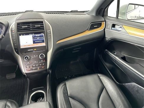 Used 2019 Lincoln MKC Select w/ Select Plus Package image 27