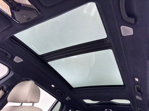 Used 2021 BMW X7 M50i w/ Dynamic Handling Package image 12