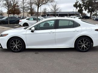 Used 2024 Toyota Camry SE video 2