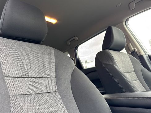 Used 2024 Nissan Rogue SV image 17