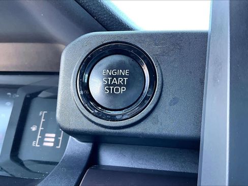 Certified 2024 Toyota Tacoma SR5 image 32