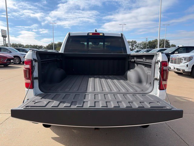 Used 2019 RAM 1500 Laramie AWD/4WD image 5