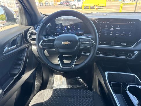 Used 2025 Chevrolet Equinox LT w/ Safety and Technology Package FWD image 13