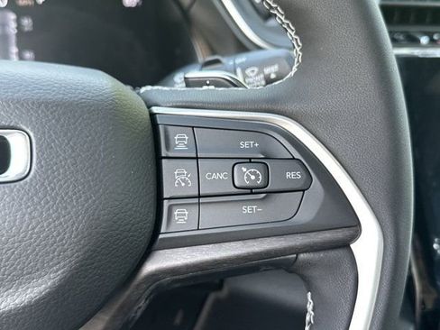 New 2025 Jeep Grand Cherokee Limited w/ Luxury Tech Group II image 23