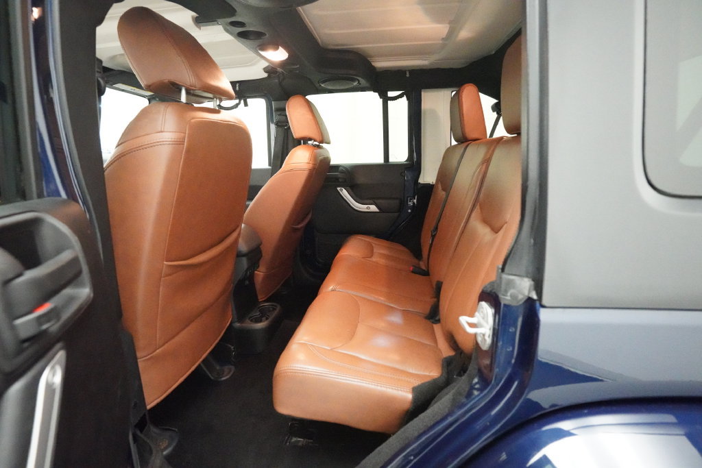 Used 2013 Jeep Wrangler Unlimited Sahara w/ Connectivity Group AWD/4WD image 15