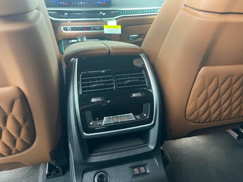 New 2026 BMW ALPINA XB7 AWD/4WD image 15