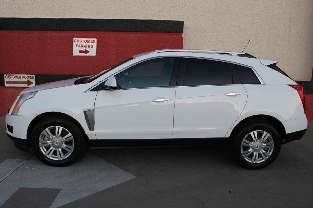 Used 2015 Cadillac SRX Luxury FWD image 2