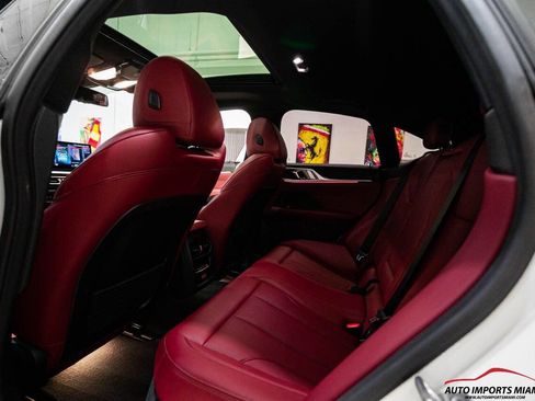 Used 2022 BMW i4 eDrive40 w/ M Sport Package image 12