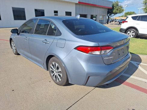 Used 2021 Toyota Corolla LE image 4