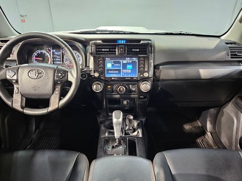 Used 2022 Toyota 4Runner TRD Off-Road Premium AWD/4WD image 10