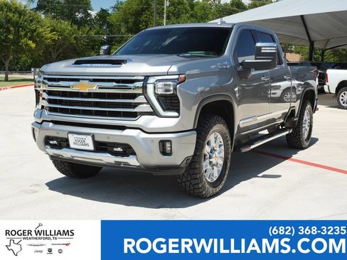Used 2025 Chevrolet Silverado 2500 High Country w/ Technology Package AWD/4WD image 1