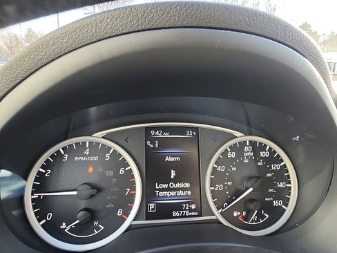 Used 2018 Nissan Sentra SL image 16