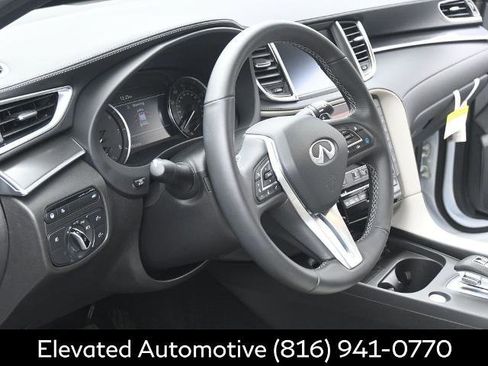 Certified 2025 INFINITI QX55 Luxe w/ Cargo Package AWD/4WD image 16