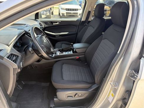 Used 2020 Ford Edge SE FWD image 13