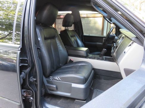 Used 2015 Ford Expedition EL XLT image 10