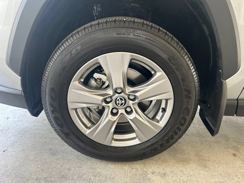 Used 2025 Toyota RAV4 XLE AWD/4WD image 13