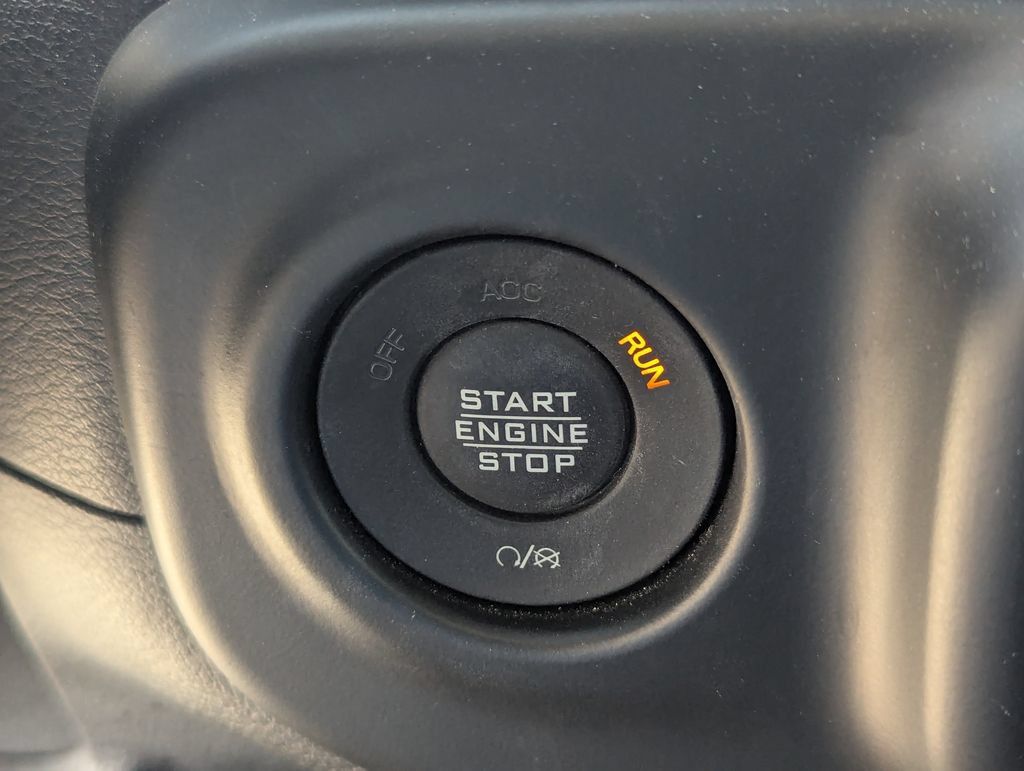 Used 2021 Jeep Wrangler Unlimited Sahara AWD/4WD image 15