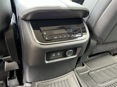 New 2026 Nissan Armada SV image 17