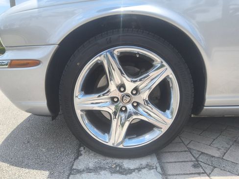 Used 2006 Jaguar XJ Vanden Plas RWD image 46