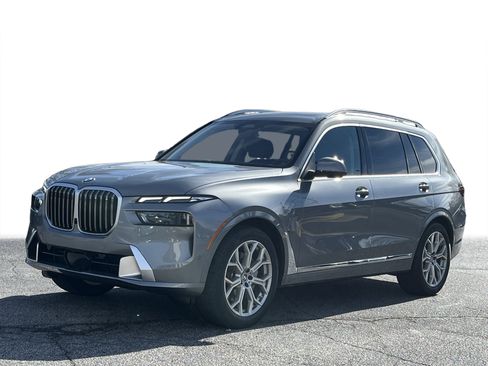 Used 2025 BMW X7 xDrive40i w/ Parking Assistance Package image 23