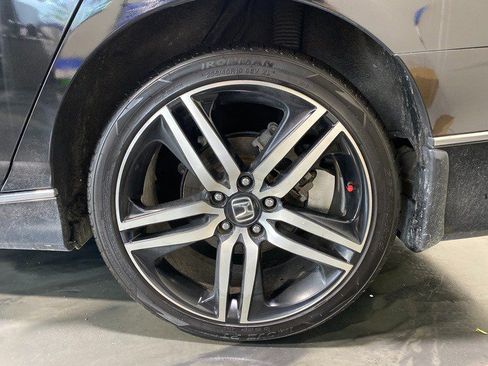 Used 2020 Honda Accord Touring image 9