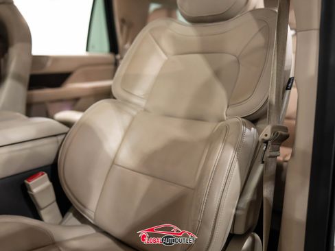 Used 2018 Lincoln Navigator Select w/ Technology Package image 42