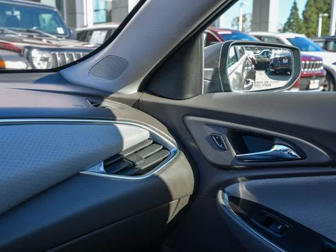 Used 2020 Chevrolet Malibu LT image 23